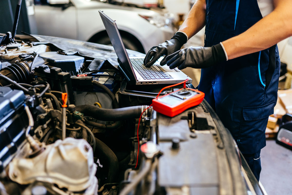 Reparación de la electricidad y mecánica del coche